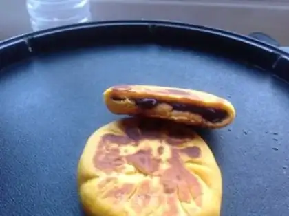 Make Strawberry pumpkin pie step 5