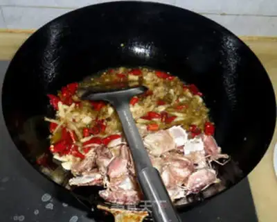Make Spicy shrimp crawling step 6