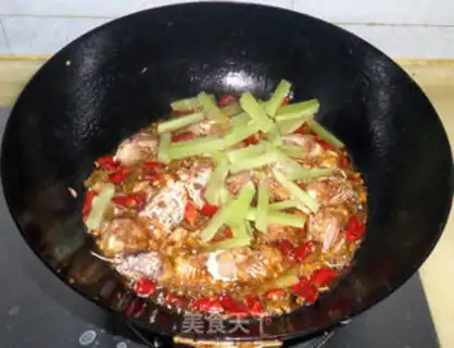 Make Spicy shrimp crawling step 8