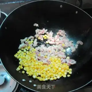 Make Sweet corn fried meat step 4