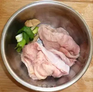Make Blue bean pig belly soup step 3