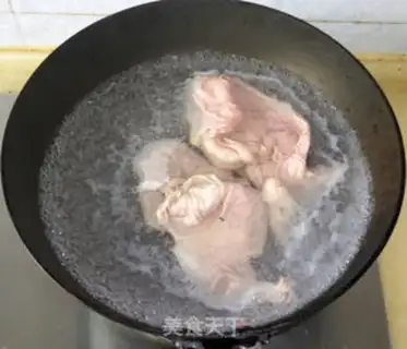 Make Blue bean pig belly soup step 4