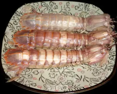 Make Spicy shrimp crawling step 16