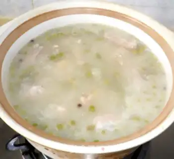 Make Blue bean pig belly soup step 9