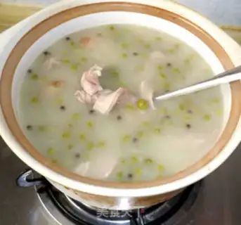 Make Blue bean pig belly soup step 10
