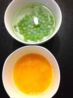 Make Pineapple rice step 2