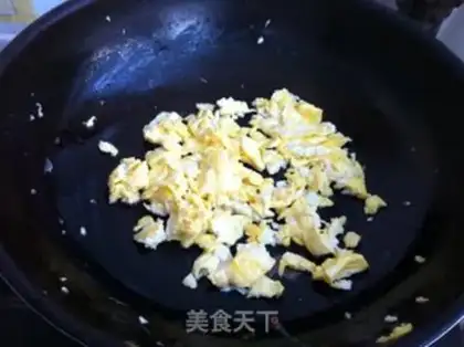 Make Tomato-mute fried eggs step 2