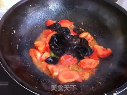Make Tomato-mute fried eggs step 4