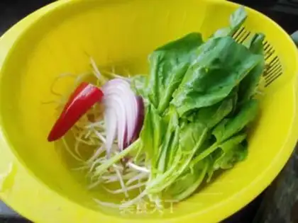 Make Thai chicken spinach salad step 4