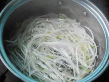 Make Thai chicken spinach salad step 5