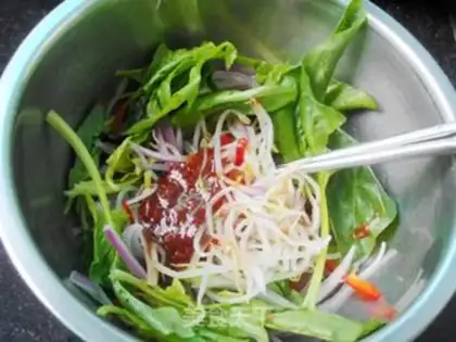 Make Thai chicken spinach salad step 8