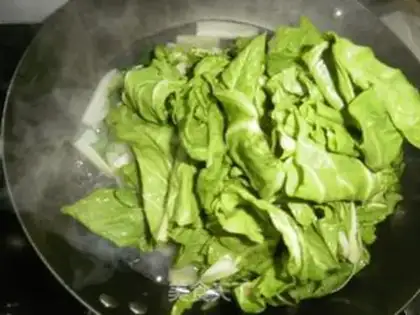Make Soup for cabbage fish step 0