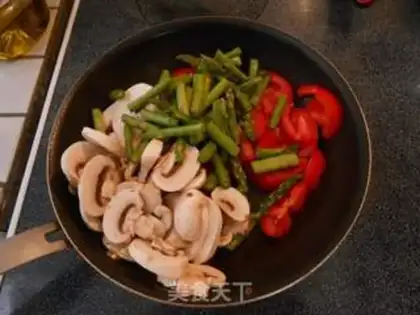 Make Vegetable shrimp pasta step 3