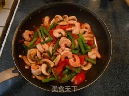 Make Vegetable shrimp pasta step 4