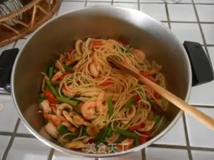 Make Vegetable shrimp pasta step 5