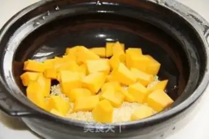 Make Pumpkin porridge step 1