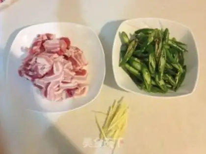 Make Shrimp sauce step 1