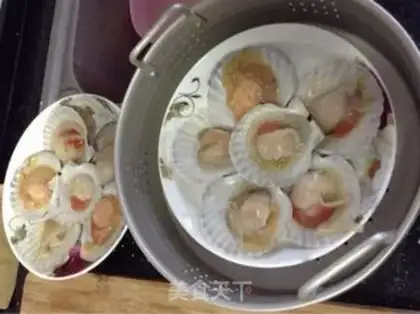 Make A garlic fan scallop step 1