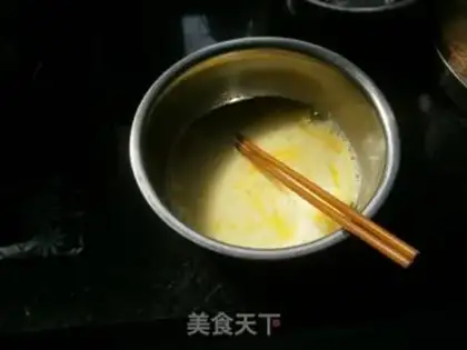 Make Strawberry birthday cake step 2