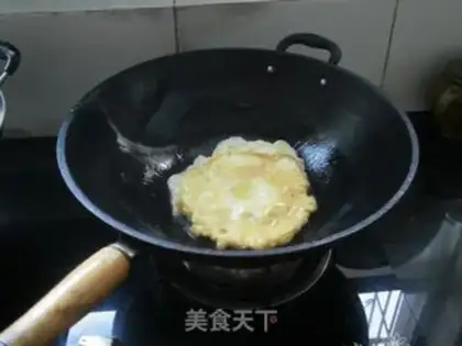 Make Yangzhou fried rice step 2