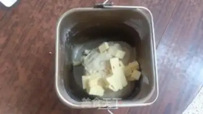 Make Chinese coconut-cracker step 4