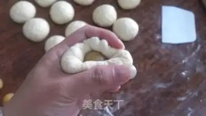 Make Chinese coconut-cracker step 10