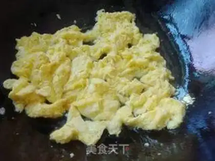 Make Fried eggs with moss step 2
