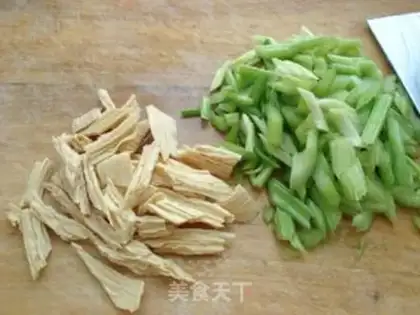 Make Celery mackerel step 1