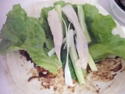 Make Old Beijing chicken roll step 12