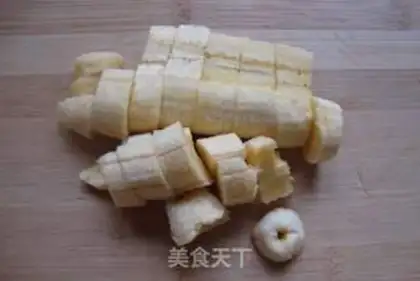 Make Banana shake step 1