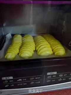 Make caterpillar toast step 19