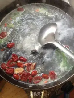 Make Pork-tree soup step 2