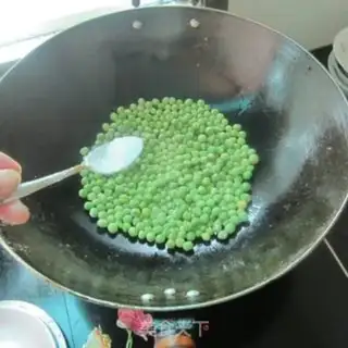 Make Scrambled beans with egg skin step 2