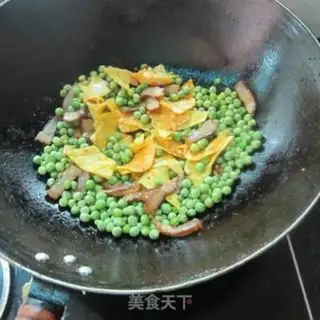 Make Scrambled beans with egg skin step 3