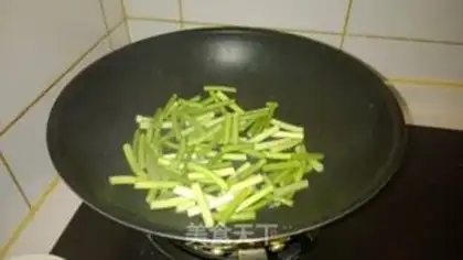 Make Garlic eggs step 4