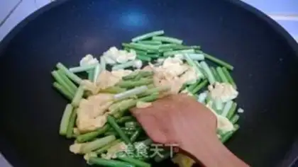 Make Garlic eggs step 5