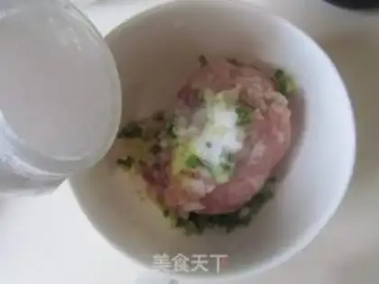 Make Mushroom tomato meatball soup step 1