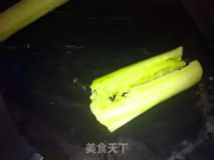 Make Knife cucumber step 1