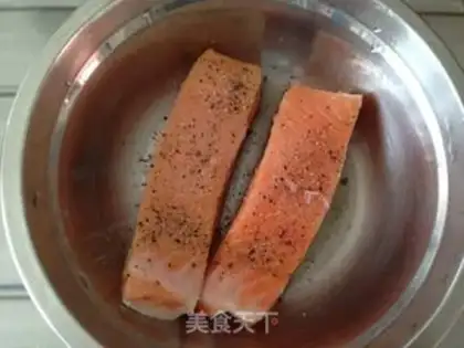 Make The salmon with the butter and the salad step 0