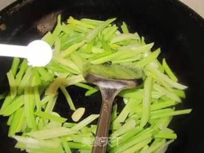 Make Celery lily shrimp step 7