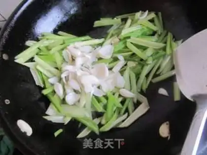 Make Celery lily shrimp step 8