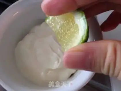 Make The salmon with the butter and the salad step 4