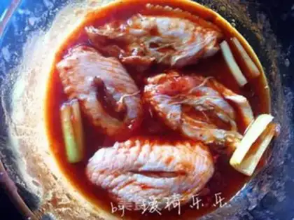 Make Tomato juice and fried chicken wings step 2