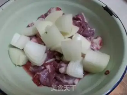 Make Onion lamb string step 1