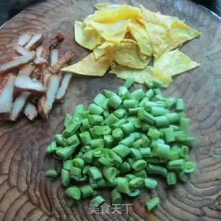 Make ♪ Four seasons of bean fried egg skin ♪ step 1