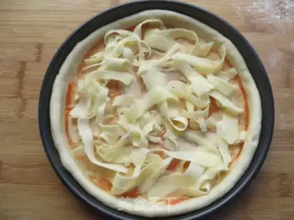 Make Homemade barbecue pizza step 10