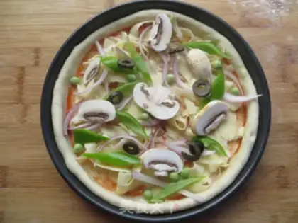 Make Homemade barbecue pizza step 11