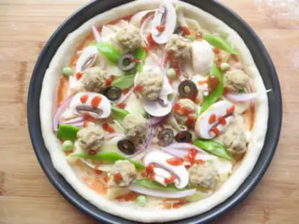 Make Homemade barbecue pizza step 13