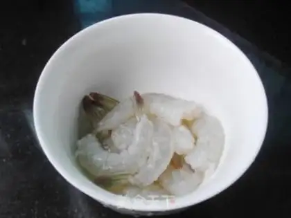 Make Shrimp bacon rolls step 2