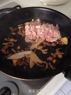 Make Ink fish and bean soup step 4